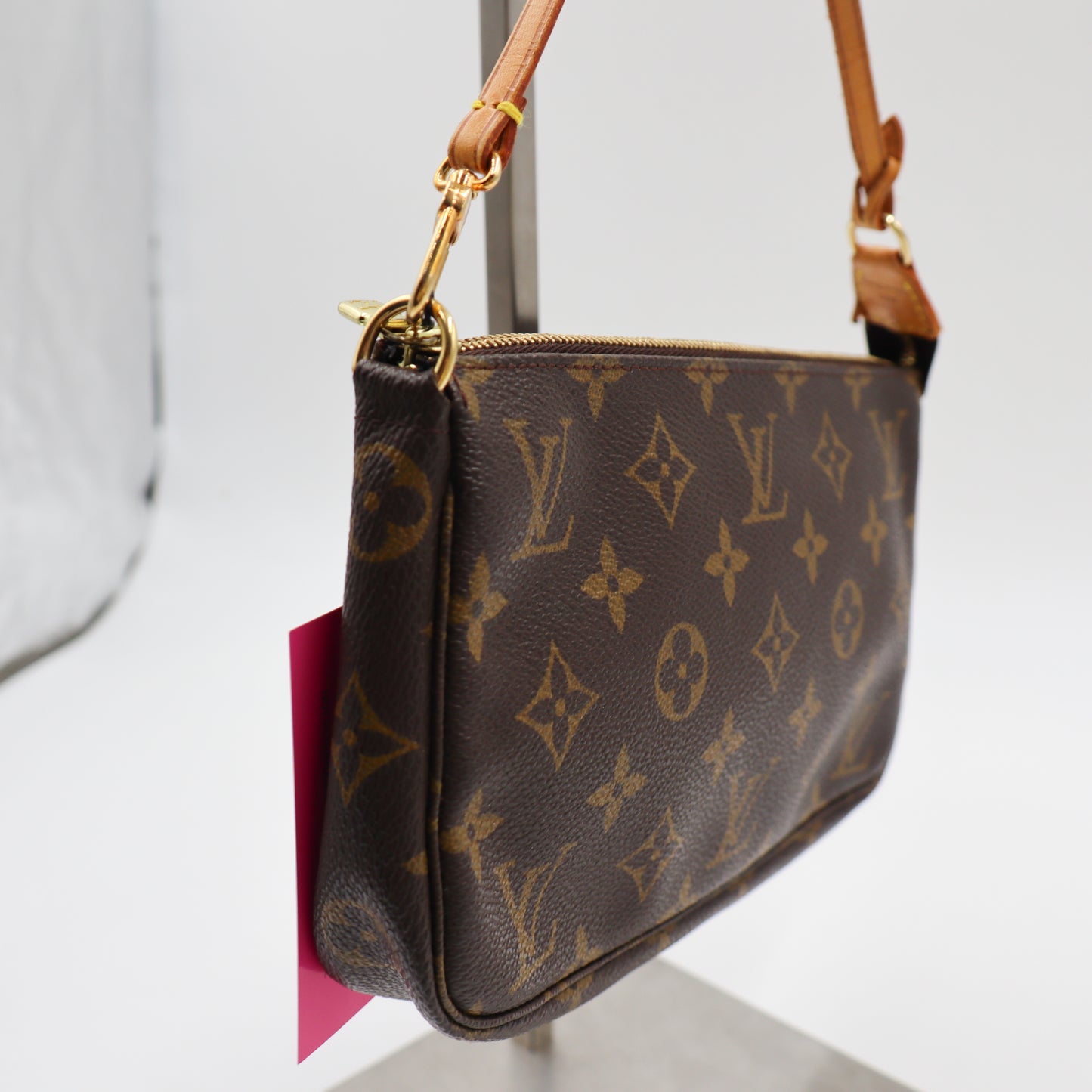 Louis Vuitton Pochette Monogram - 949
