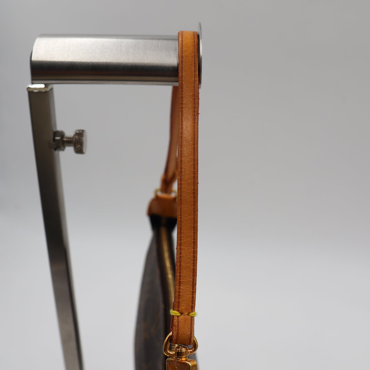 Louis Vuitton Pochette Monogram - 949