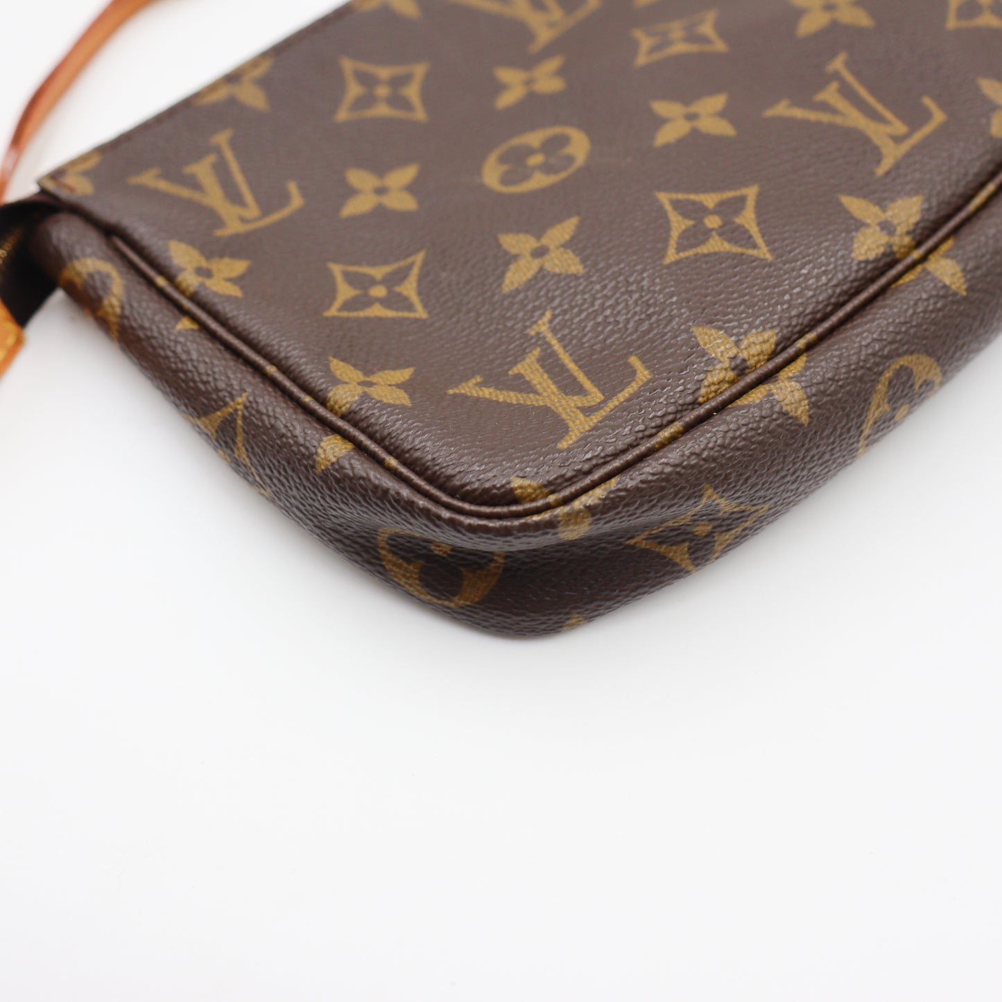 Louis Vuitton Pochette Monogram - 949
