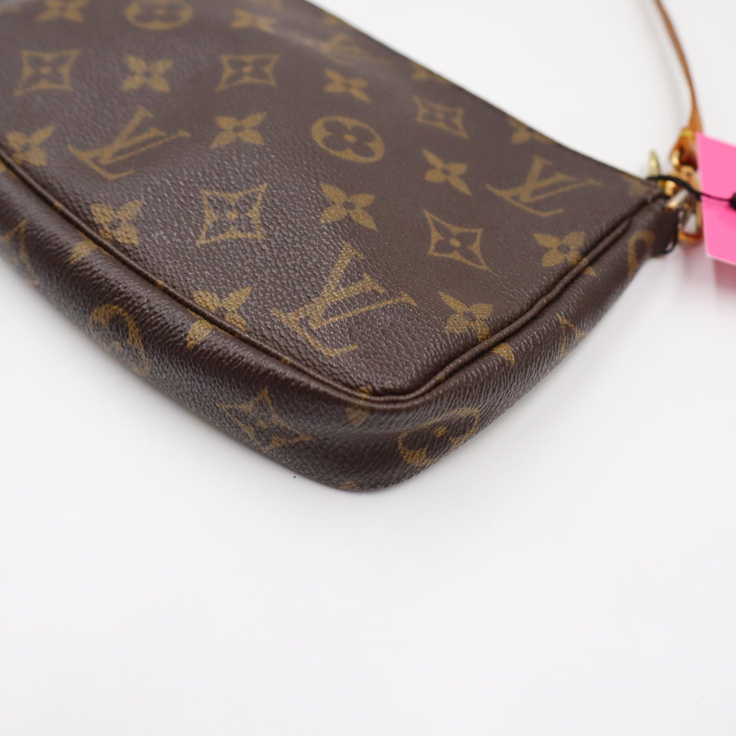 Louis Vuitton Pochette Monogram - 950