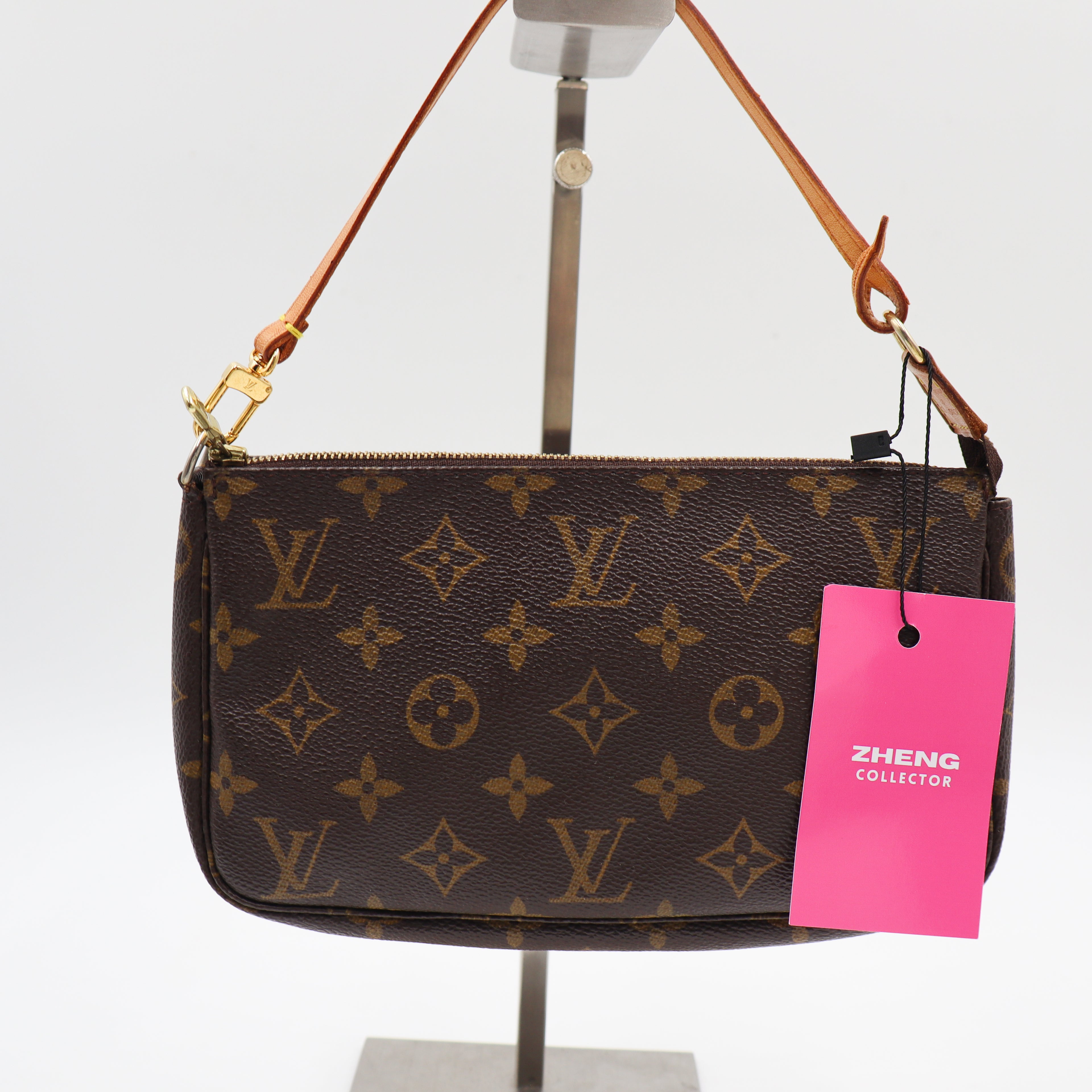 Louis Vuitton Pochette Monogram - 954