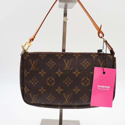 Louis Vuitton Pochette Monogram - 954