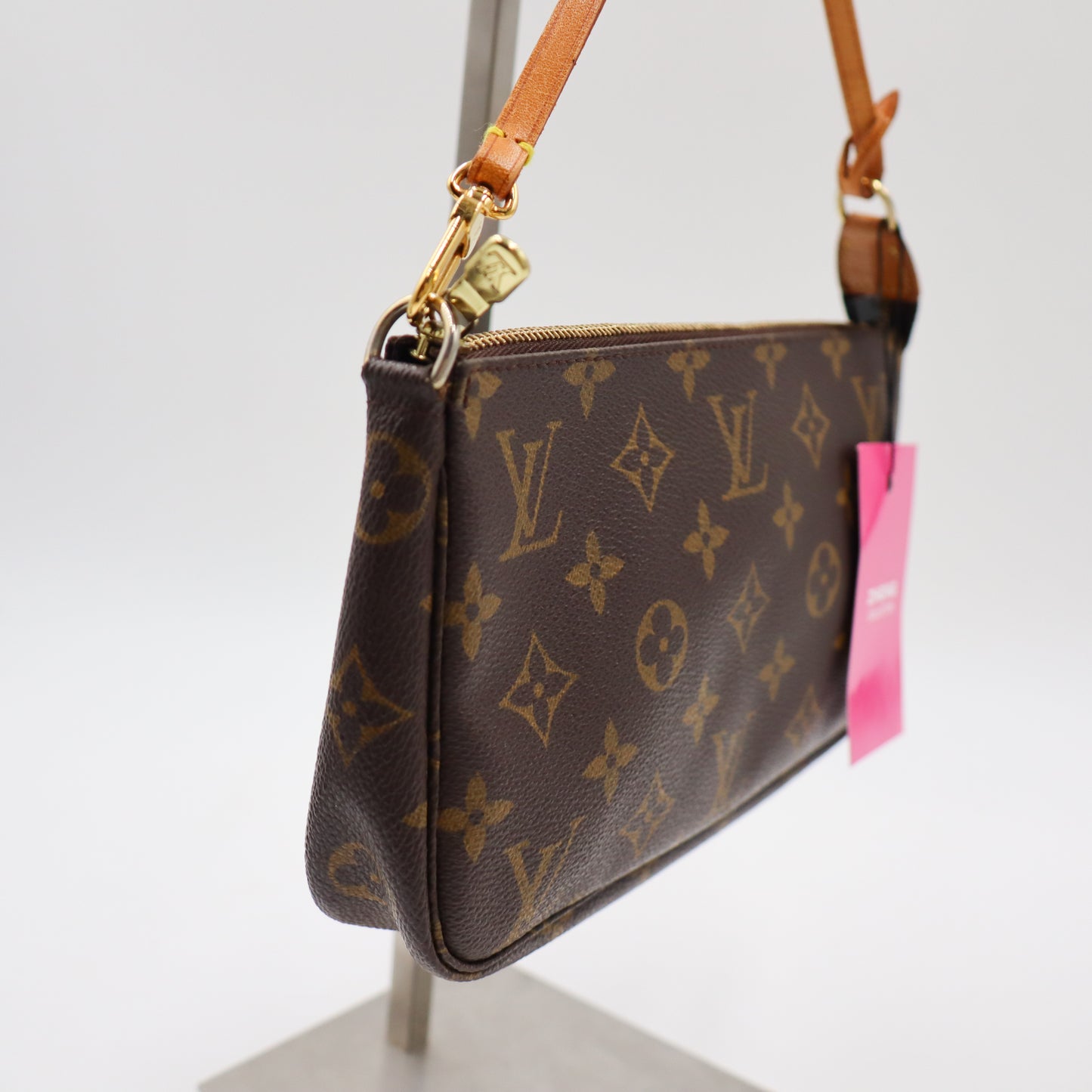Louis Vuitton Pochette Monogram - 954