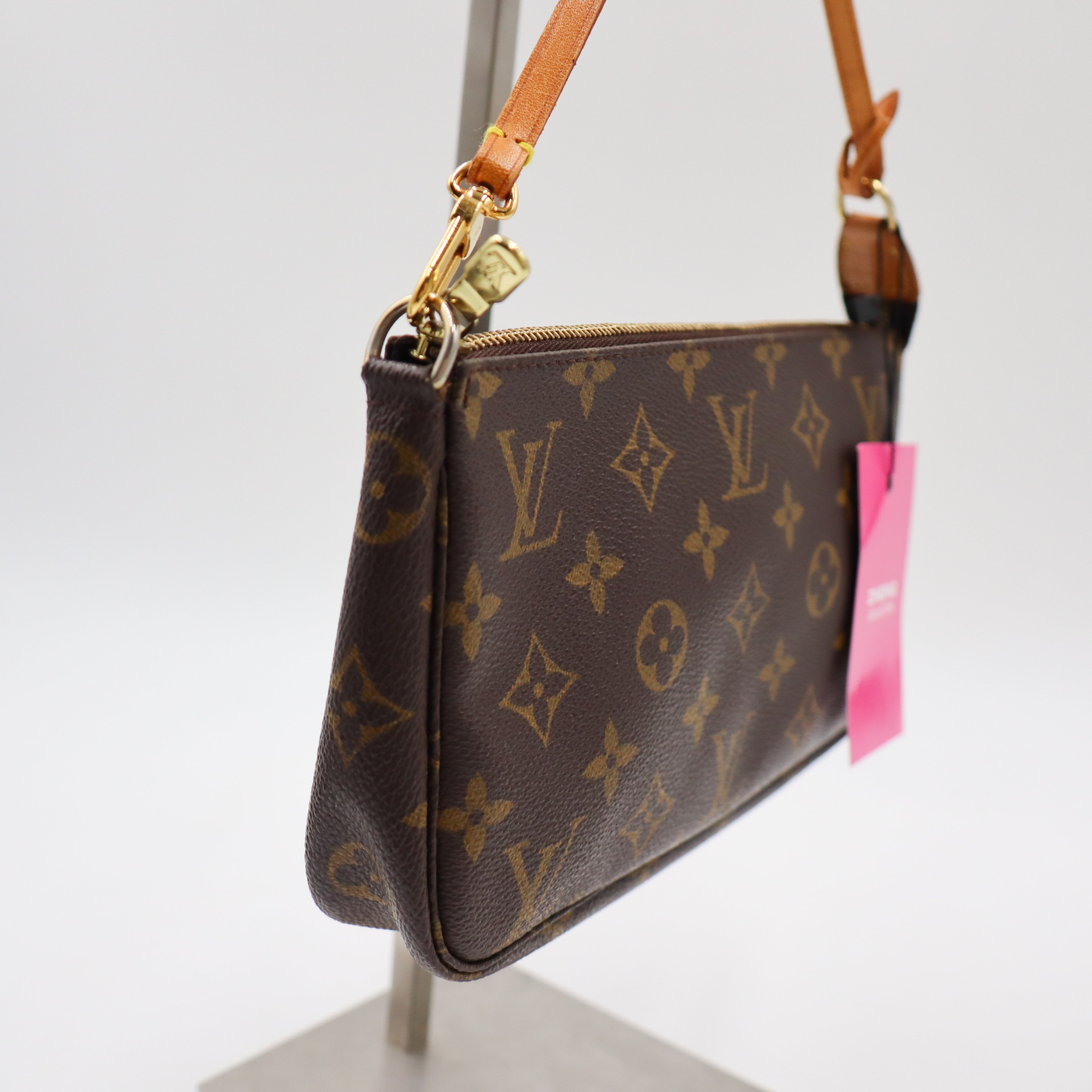 Louis Vuitton Pochette Monogram - 954