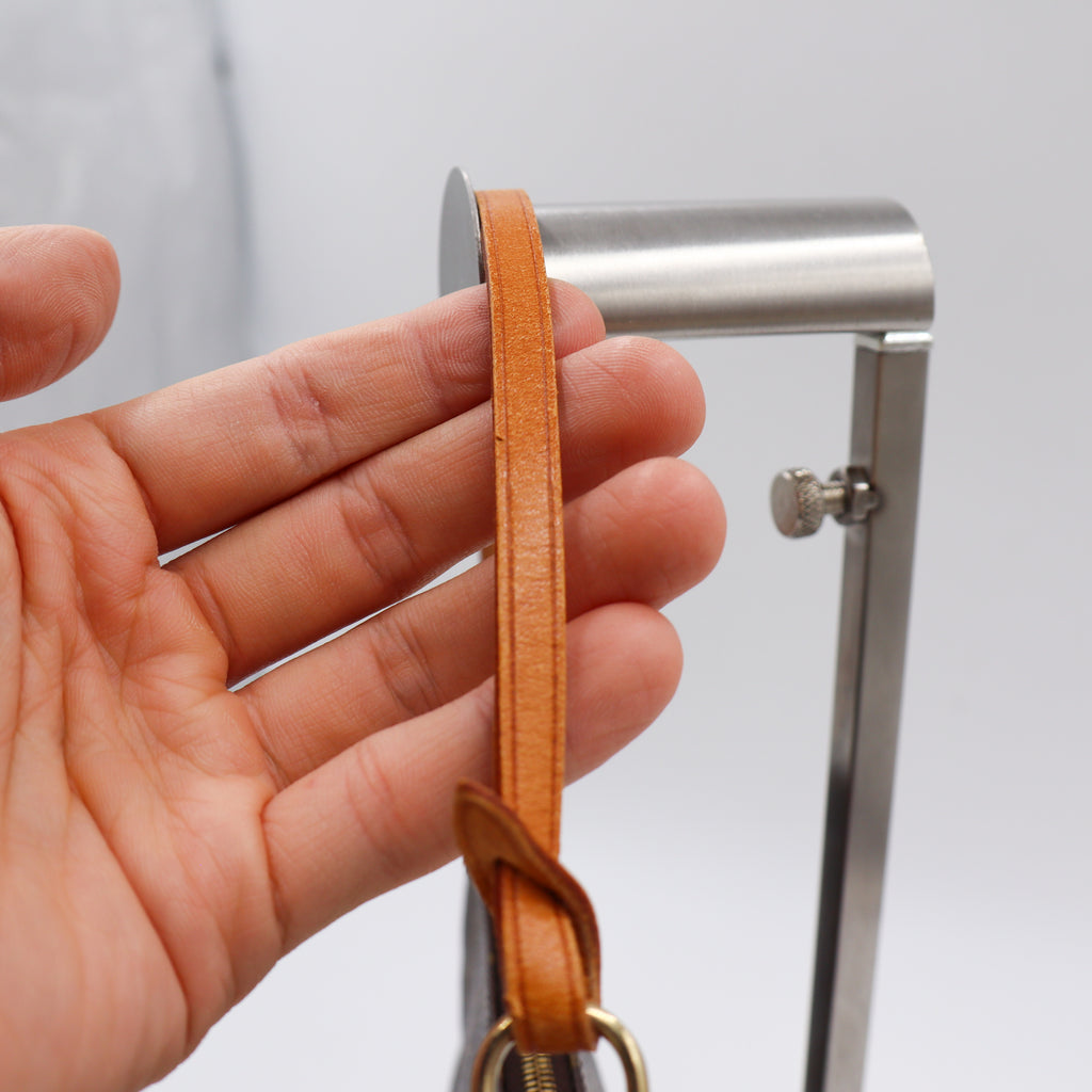 Louis Vuitton Pochette Monogram - 954