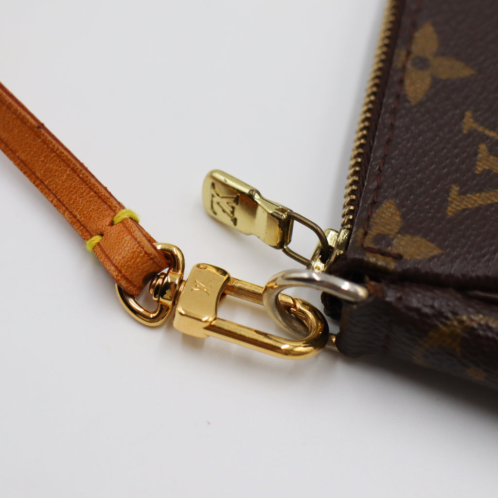 Louis Vuitton Pochette Monogram - 954