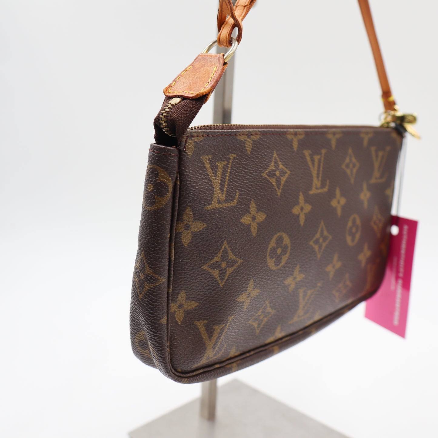 Louis Vuitton Pochette Monogram - 955