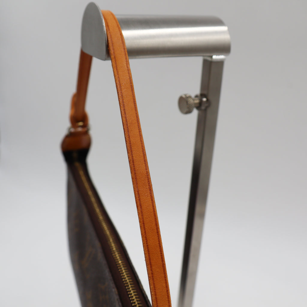 Louis Vuitton Pochette Monogram - 955