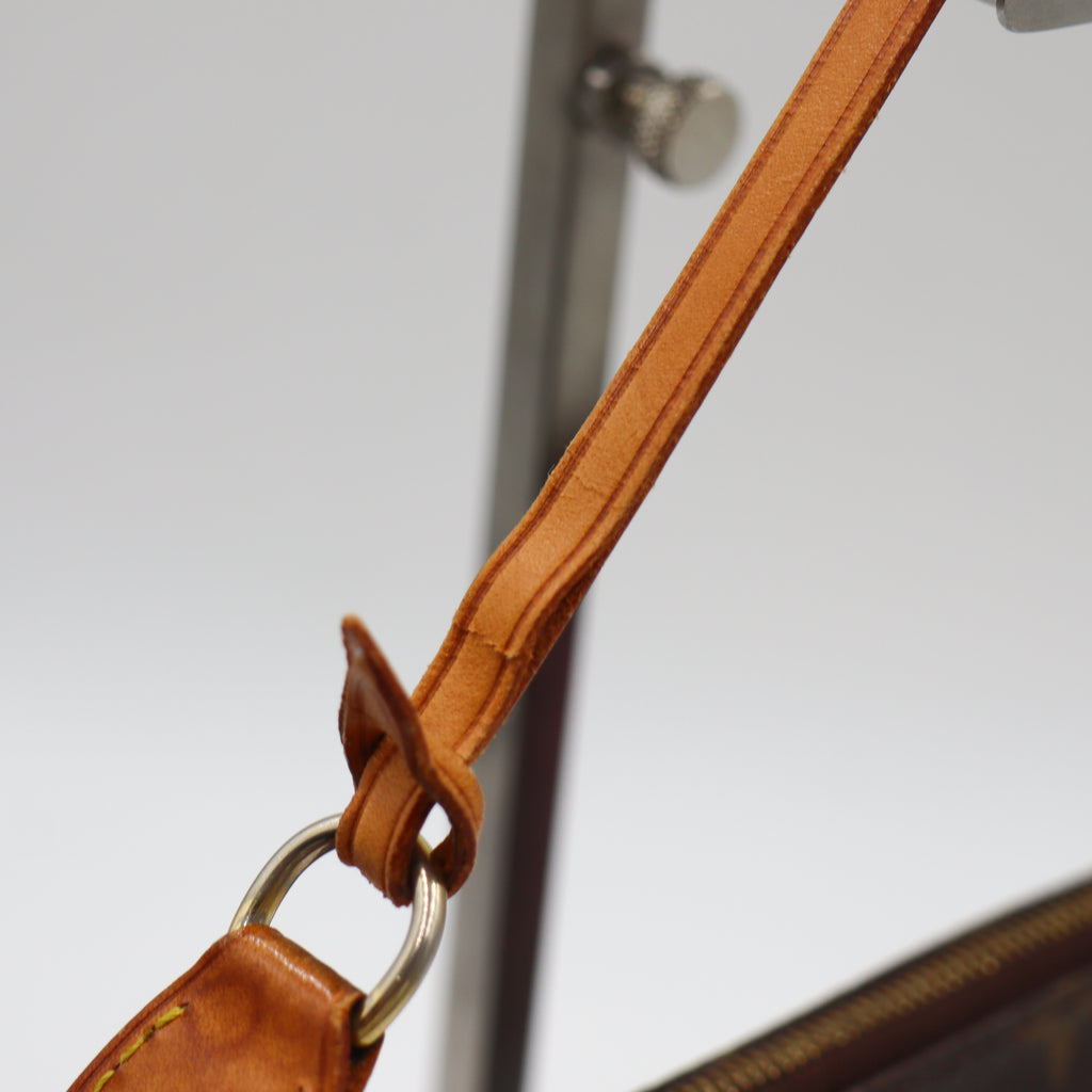 Louis Vuitton Pochette Monogram - 955