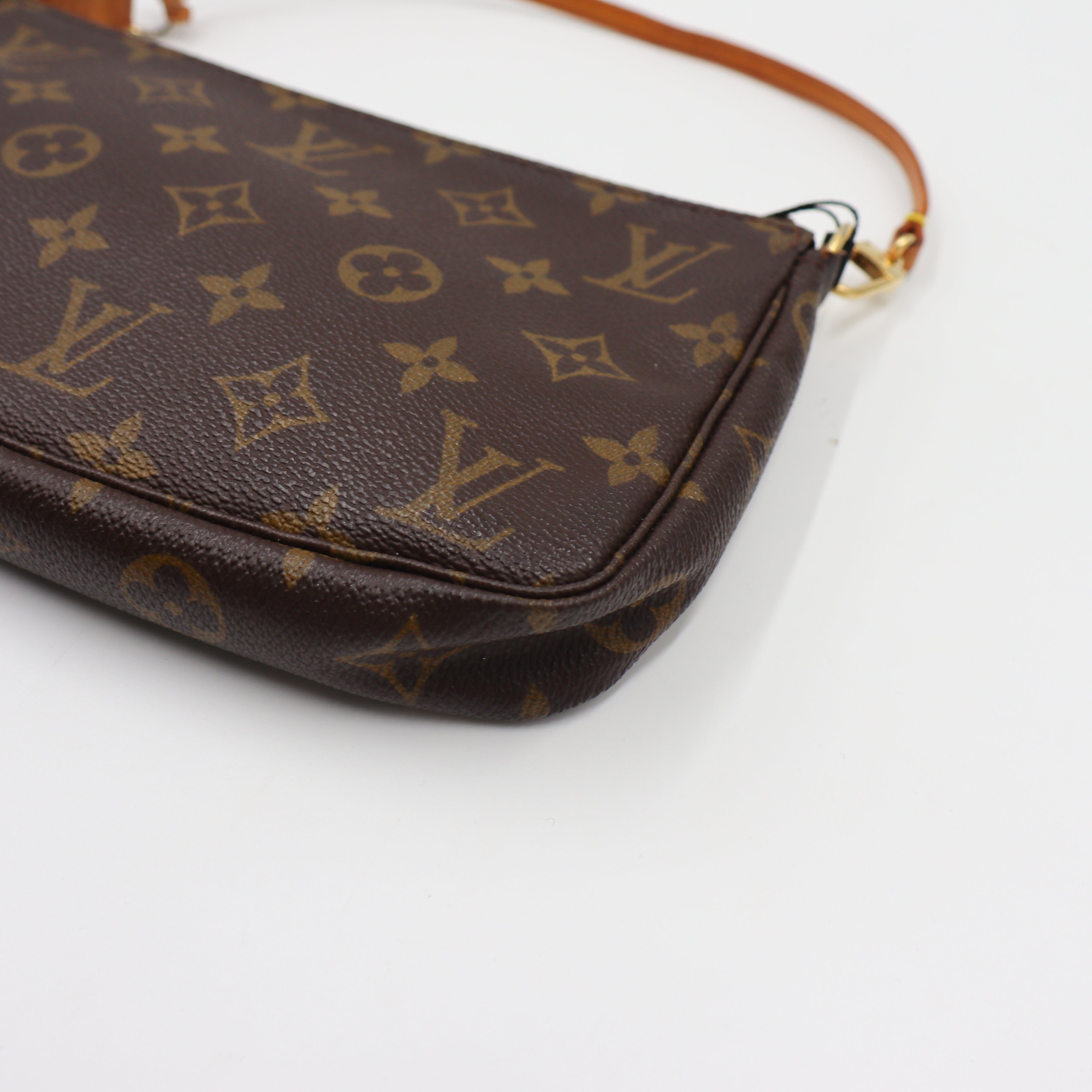 Louis Vuitton Pochette Monogram - 955