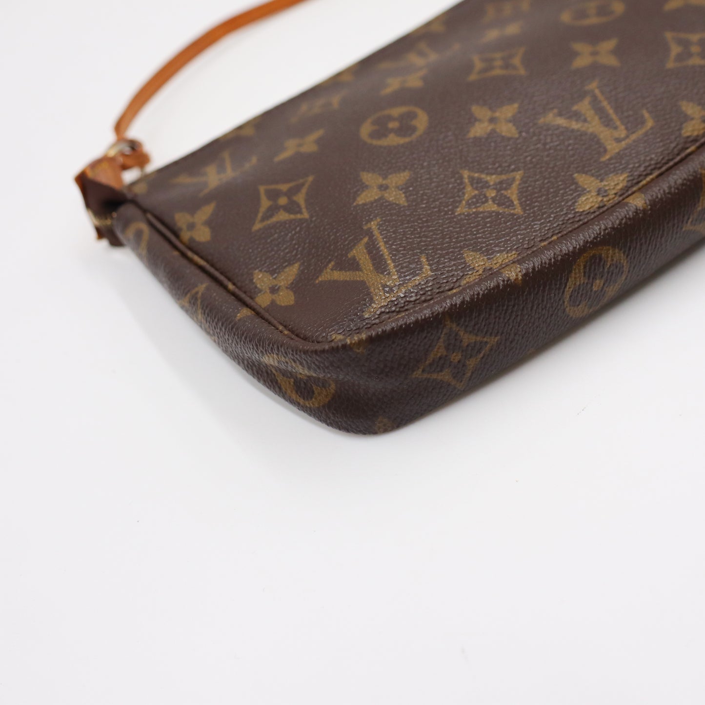 Louis Vuitton Pochette Monogram - 955